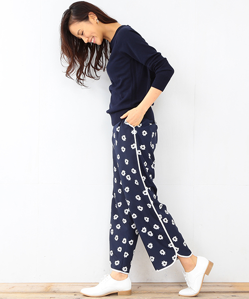 B:MING by BEAMS（ビーミングバイビームス）の「ビーミング by ビームス / 小花プリントパンツ（その他パンツ・レディース・ネイビー・MEDIUM/SMALL）」の9枚目の写真