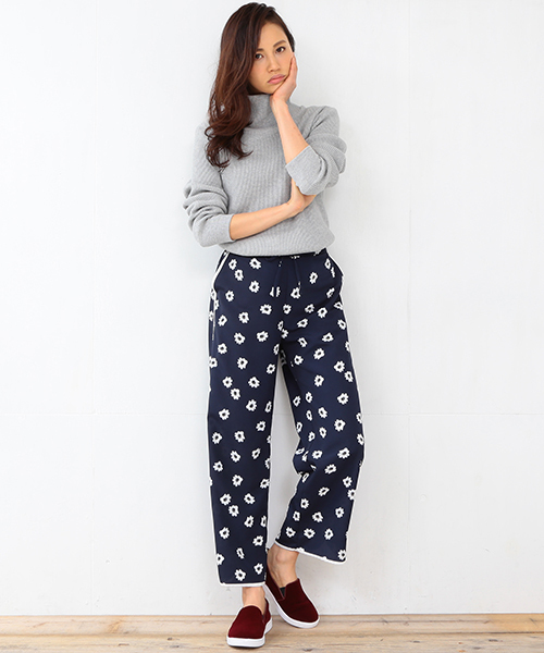 B:MING by BEAMS（ビーミングバイビームス）の「ビーミング by ビームス / 小花プリントパンツ（その他パンツ・レディース・ネイビー・MEDIUM/SMALL）」の10枚目の写真