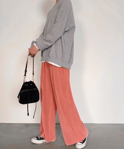 Miniministore(ミニミニストア)の「アコーディオンプリーツルーズワイドパンツ(スラックス・レディース・ワインレッド/ブラウン/テラコッタ/パープル/ピンク/ラベンダー/ブラック/アイボリー/ダークグレー/モカ/グリーン/キャメル・フリー)」の14枚目の写真