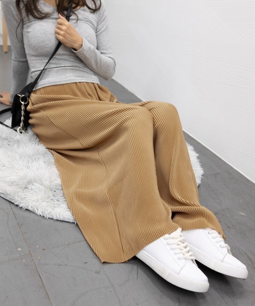 Miniministore(ミニミニストア)の「アコーディオンプリーツルーズワイドパンツ(スラックス・レディース・ワインレッド/ブラウン/テラコッタ/パープル/ピンク/ラベンダー/ブラック/アイボリー/ダークグレー/モカ/グリーン/キャメル・フリー)」の21枚目の写真