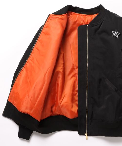 WORLD WIDE LOVE!（ワールドワイドラブ）の「ナイロンツイルＭA1ブルゾン（MA-1・レディース・カーキ/ブラック/グレー・1）」の19枚目の写真