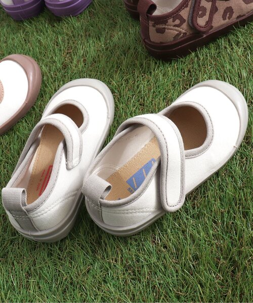 BREEZE(ブリーズ)の「上履き(スリッポン・キッズ・グレー/ブラウン/パープル/ベージュ・15 /18/17/19/16/14)」の2枚目の写真