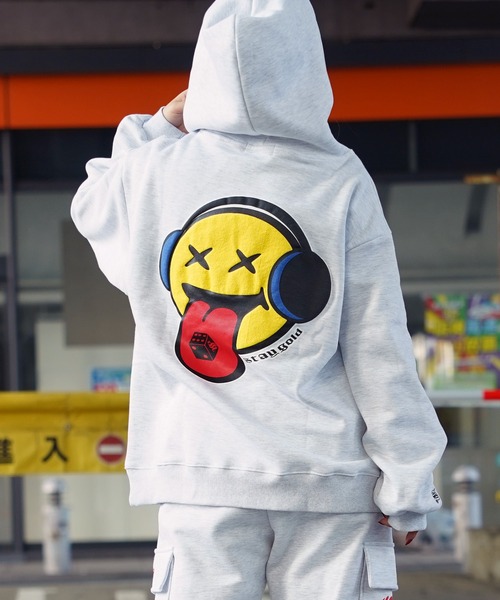 【STAYGOLD】スマイルヘッドフォン プルパーカー / Smile Headphone Pull Hoodie（パーカー）｜STAY GOLD（ステイゴールド）