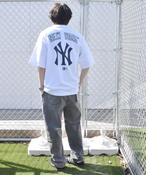NEW ERA(ニューエラ)の「【ムラサキスポーツ限定】NEW ERA/ニューエラ SSOT 半袖 Tシャツ オーバーサイズ バックプリント MLB 14334727/14334728/14334729/14334730(Tシャツ/カットソー・メンズ・ライトブルー/ブラック/ストーン/ホワイト×ネイビー・XL/2XL/M/L)」の15枚目の写真
