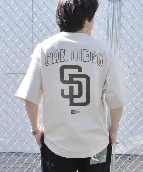 NEW ERA(ニューエラ)の「【ムラサキスポーツ限定】NEW ERA/ニューエラ SSOT 半袖 Tシャツ オーバーサイズ バックプリント MLB 14334727/14334728/14334729/14334730(Tシャツ/カットソー・メンズ・ライトブルー/ブラック/ストーン/ホワイト×ネイビー・XL/2XL/M/L)」の18枚目の写真