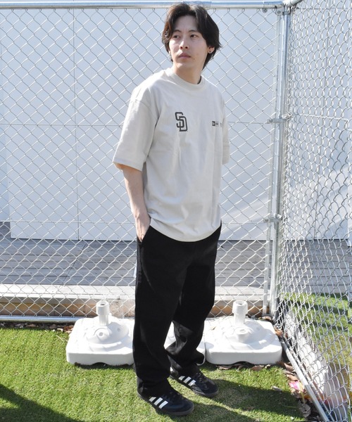 NEW ERA(ニューエラ)の「【ムラサキスポーツ限定】NEW ERA/ニューエラ SSOT 半袖 Tシャツ オーバーサイズ バックプリント MLB 14334727/14334728/14334729/14334730(Tシャツ/カットソー・メンズ・ライトブルー/ブラック/ストーン/ホワイト×ネイビー・XL/2XL/M/L)」の21枚目の写真