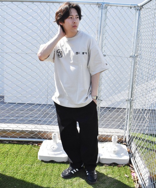 NEW ERA(ニューエラ)の「【ムラサキスポーツ限定】NEW ERA/ニューエラ SSOT 半袖 Tシャツ オーバーサイズ バックプリント MLB 14334727/14334728/14334729/14334730(Tシャツ/カットソー・メンズ・ライトブルー/ブラック/ストーン/ホワイト×ネイビー・XL/2XL/M/L)」の22枚目の写真