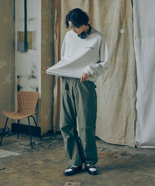 Bleme（ブレム）の「サイドパネル 刺繍ロゴ リラクシー ライトウエイトスウェット（スウェット・メンズ・ネイビー/オートミール・M/S/XL/L）」の3枚目の写真