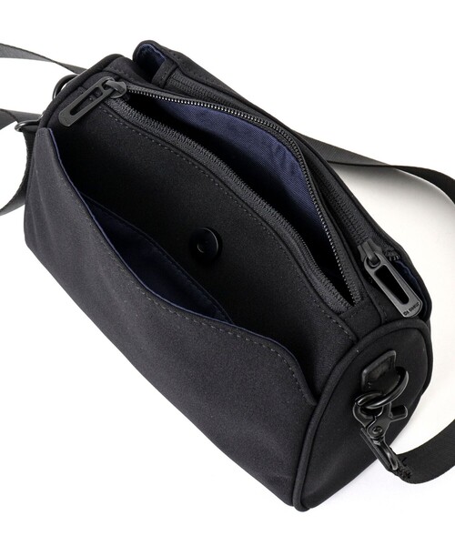 Un coeur（アンクール）の「【Un coeur/アンクール】K903062 ミニマルアシメショルダー.（ショルダーバッグ・メンズ・ネイビー/ブラック・FREE）」の22枚目の写真