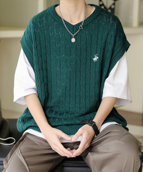 【セール】【neos】BEVERLY HILLS POLO CLUB ビバリーヒルズ ポロクラブ ルーズシルエット ワンポイント ロゴ刺繍 ケーブル ニット ベスト（ベスト）｜BEVERLY HILLS POLO CLUB（ビバリーヒルズポロクラブ）