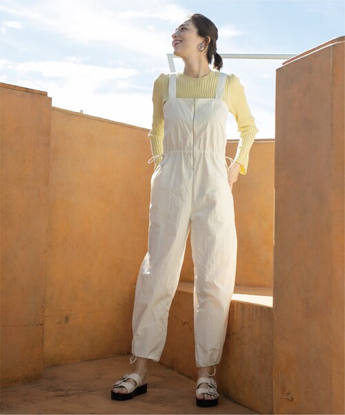 OPAQUE.CLIP（オペークドットクリップ）の「◆ビジューバックルダブルベルトサンダル（サンダル・レディース・オフホワイト/ブラック/ゴールド・02/03）」の11枚目の写真