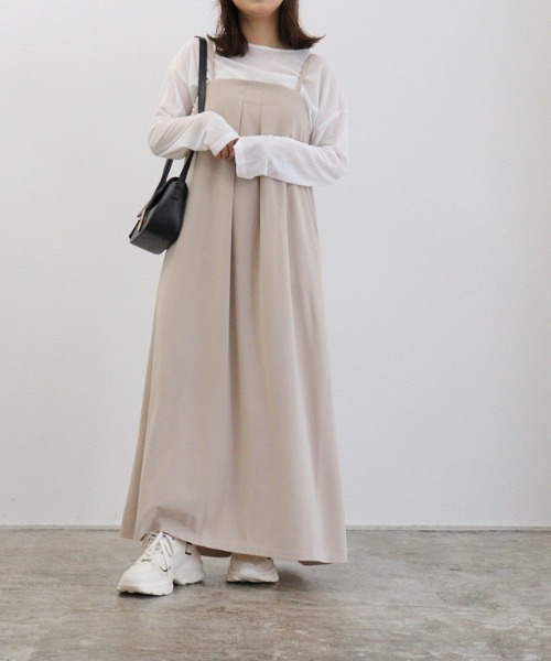 Pierrot(ピエロ)の「ペアスキンタックデザインキャミワンピース(ワンピース・レディース・ブラック/グレイッシュベージュ/ネイビー・L/M/PM)」の15枚目の写真