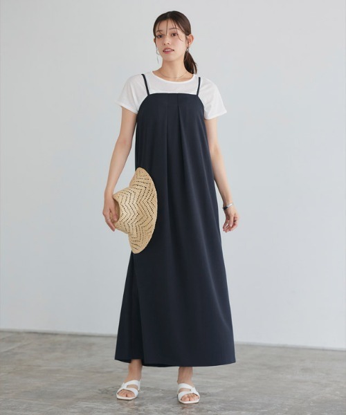 Pierrot(ピエロ)の「ペアスキンタックデザインキャミワンピース(ワンピース・レディース・ブラック/グレイッシュベージュ/ネイビー・L/M/PM)」の21枚目の写真