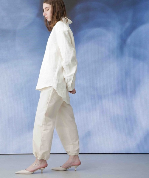 Apo(s)ture（アポスチャー）の「ARIA-006/撥水ナイロンドロストストレートパンツ（その他パンツ・レディース・ベージュ/グレー/ブラック/アイボリー・XS/S/M/L/XL）」の15枚目の写真