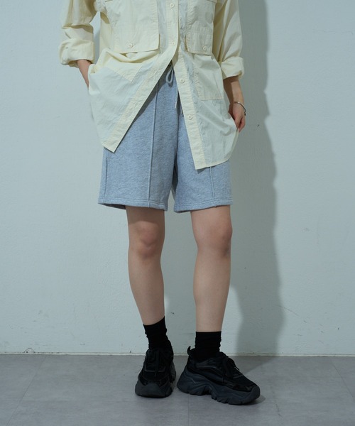 COLONY 2139（コロニートゥーワンスリーナイン）の「WEB・一部店舗限定 / センターシームスウェットショーツ（スウェットパンツ・レディース・グレー/アイボリー・FREE）」の13枚目の写真