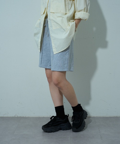 COLONY 2139（コロニートゥーワンスリーナイン）の「WEB・一部店舗限定 / センターシームスウェットショーツ（スウェットパンツ・レディース・グレー/アイボリー・FREE）」の12枚目の写真