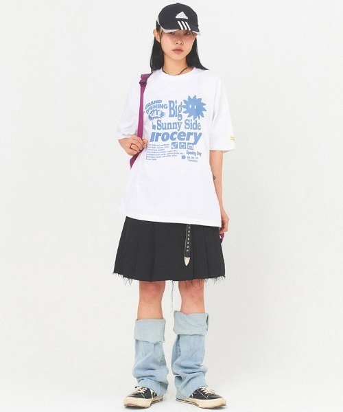 tシャツ A'GEM/9 × .kom「MAIN BOOTH/メインブース」Cinema T-Shirt/シネマ半袖カットソー レディース メンズ A'gem 9（エージェムナイン）の「A'GEM/9 × .kom『MAIN BOOTH