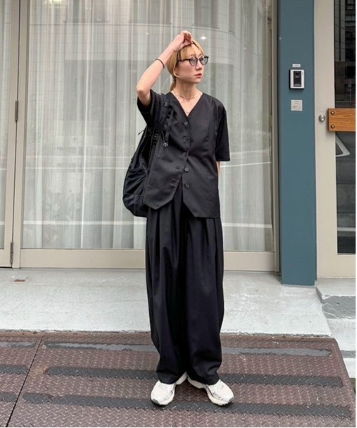 feepur（フェピュール）の「ノーカラーハーフジャケット（ノーカラージャケット・レディース・ブラック/ベージュ/グレー・MEDIUM）」の7枚目の写真