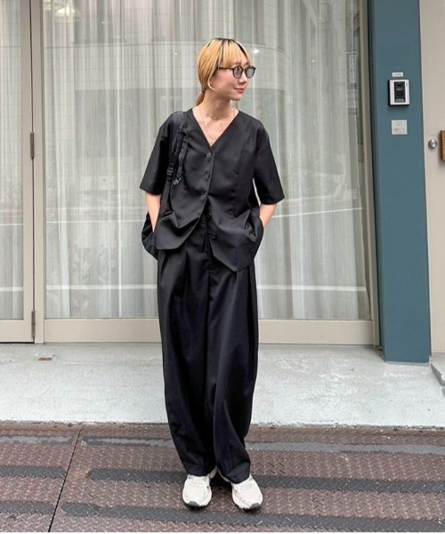 feepur（フェピュール）の「ノーカラーハーフジャケット（ノーカラージャケット・レディース・ブラック/ベージュ/グレー・MEDIUM）」の13枚目の写真