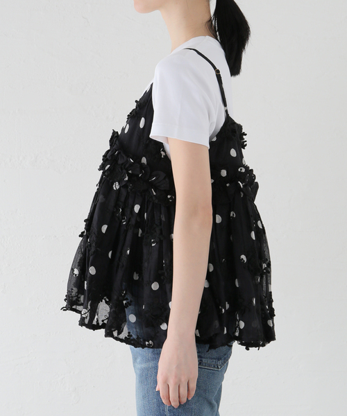 Spick & Span(スピックアンドスパン)の「crinkle crinkle crinkle 3D embroidery dot camisole CC-2509(シャツ/ブラウス・レディース・ブラック・FREE)」の6枚目の写真