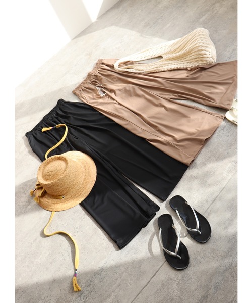 reca(レカ)の「UVカット ラッシュガード ワイドパンツ(ラッシュガード・レディース・ブラック/モカ・L/M)」の3枚目の写真