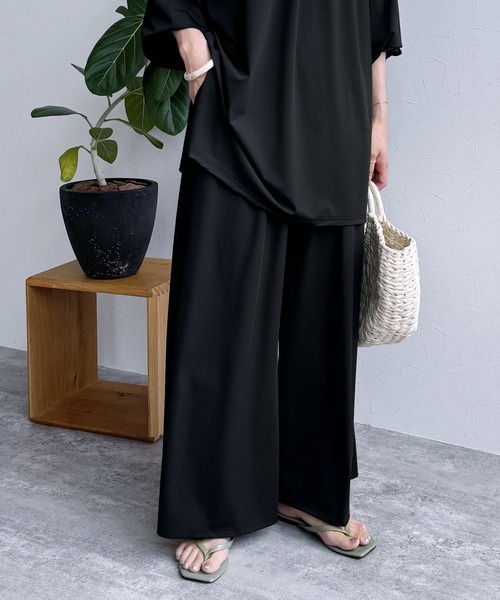 reca(レカ)の「UVカット ラッシュガード ワイドパンツ(ラッシュガード・レディース・ブラック/モカ・L/M)」の21枚目の写真