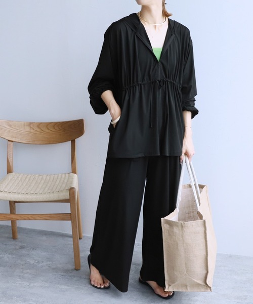 reca(レカ)の「UVカット ラッシュガード ワイドパンツ(ラッシュガード・レディース・ブラック/モカ・L/M)」の22枚目の写真