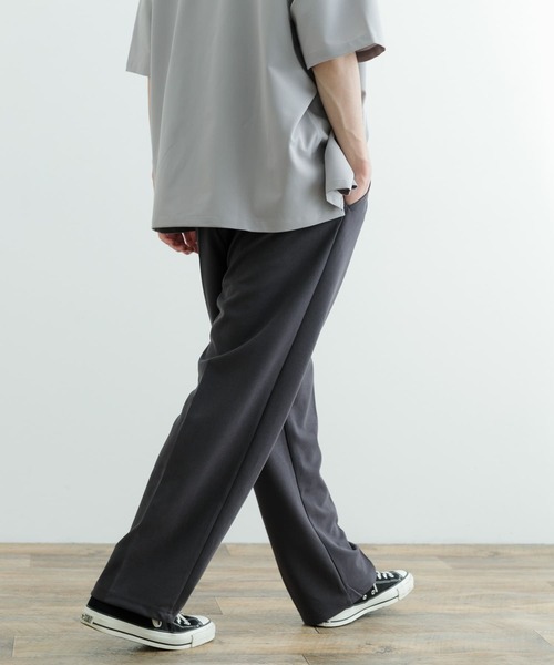ITEMS URBANRESEARCH(アイテムズ アーバンリサーチ)の「Wフェイスジョーゼット イージー スラックス(その他パンツ・メンズ・ベージュ/チャコールグレー/ブラック・MEDIUM/LARGE)」の3枚目の写真