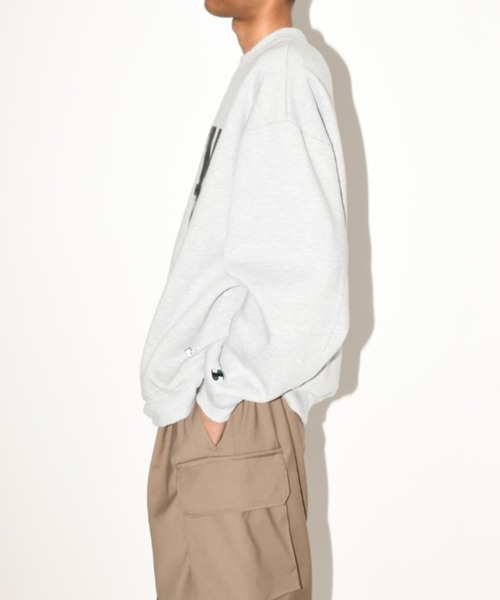 SUPERTHANKS(スーパーサンクス)の「フロントプリント オーバーサイズ クルーネック スゥエット"TYVM" sweat crew neck(ユニセックス)(スウェット・メンズ・オリーブ/ブラック/アッシュグレー・L/M/S)」の16枚目の写真