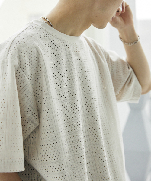 JOURNAL STANDARD relume(ジャーナルスタンダード レリューム)の「RASHELL LACE SQUARE P/O(Tシャツ/カットソー・メンズ・ライトグレー/ライトホワイト/ブラック・MEDIUM/LARGE)」の2枚目の写真