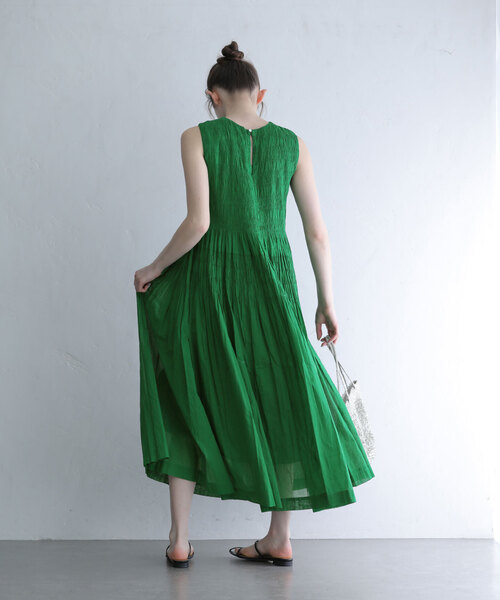 La TOTALITE（ラトータリテ）の「【ne Quittez pas/ヌキテパ 】Shirring Sleeveless Dress（ワンピース・レディース・ピンク/グリーン/ブラック・MEDIUM/SMALL）」の9枚目の写真