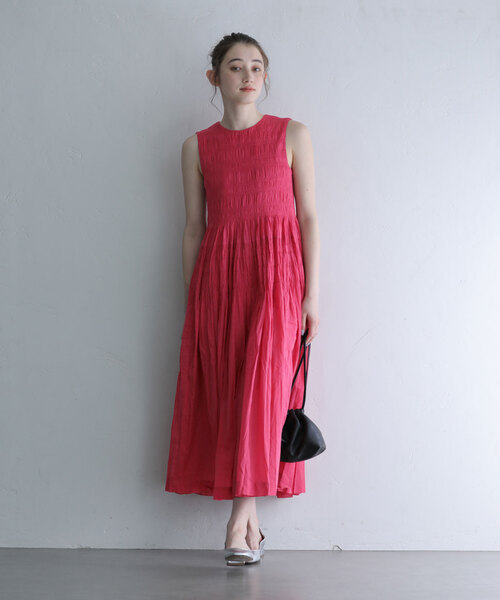 La TOTALITE（ラトータリテ）の「【ne Quittez pas/ヌキテパ 】Shirring Sleeveless Dress（ワンピース・レディース・ピンク/グリーン/ブラック・MEDIUM/SMALL）」の10枚目の写真