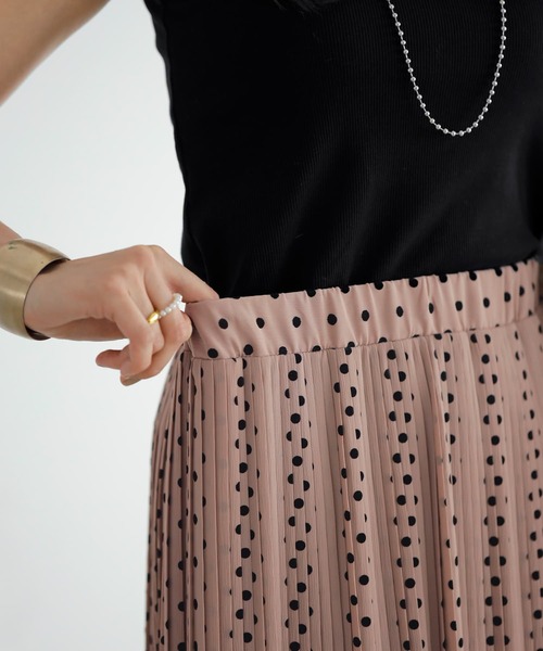 STYLE DELI(スタイルデリ)の「【LUXE】楊柳ドットプリーツロングスカート(スカート・レディース・ピンクベージュ/ブラック・SMALL/MEDIUM)」の8枚目の写真