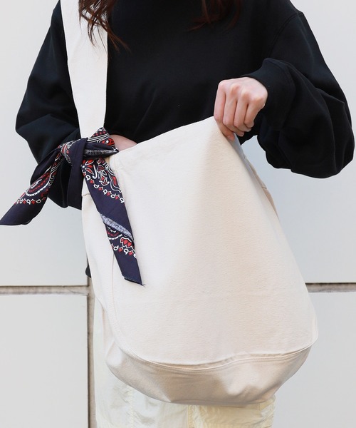 United Athle（ユナイテッドアスレ）の「【UNITED ATHLE】ヘヴィー キャンバス ニュースペーパーバッグ メッセンジャーバッグ 2026年春夏（ショルダーバッグ・メンズ・ナチュラル/ブラック・FREE）」の20枚目の写真