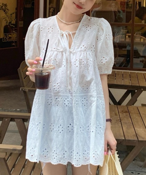 MAISON DE THERESE(メゾン ド テレーズ)の「Vネック透け感パフスリーブ総柄レースブラウス(チュニック・レディース・ホワイト・M)」の7枚目の写真