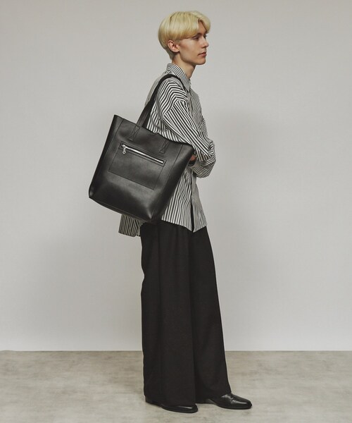 tk.TAKEO KIKUCHI（ティーケータケオキクチ）の「◆レザー調バーティカルトートバッグ（トートバッグ・メンズ・ブラック/ブラック系/ブラック系1・00）」の4枚目の写真