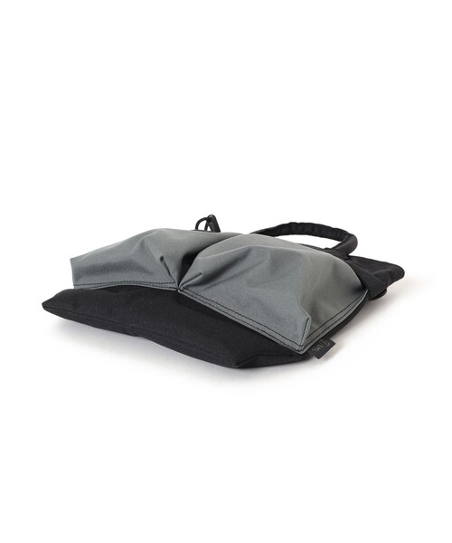 SML(エスエムエル)の「SML / 別注 HELMET BAG(ショルダーバッグ・メンズ・ベージュ/ネイビー/ピンク/ブラック/オリーブ・ONE SIZE)」の20枚目の写真