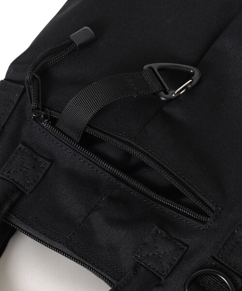 SML(エスエムエル)の「SML / 別注 HELMET BAG(ショルダーバッグ・メンズ・ベージュ/ネイビー/ピンク/ブラック/オリーブ・ONE SIZE)」の17枚目の写真