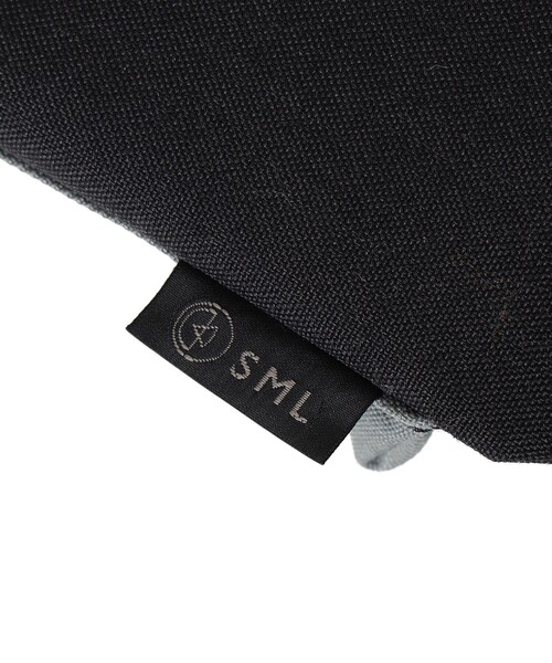SML(エスエムエル)の「SML / 別注 HELMET BAG(ショルダーバッグ・メンズ・ベージュ/ネイビー/ピンク/ブラック/オリーブ・ONE SIZE)」の12枚目の写真