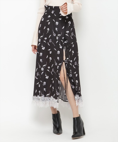 REDYAZEL（レディアゼル）の「フェザープリントスリットスカショートパン（スカート・レディース・ブルー/オフホワイト/ブラック・FREE）」の2枚目の写真