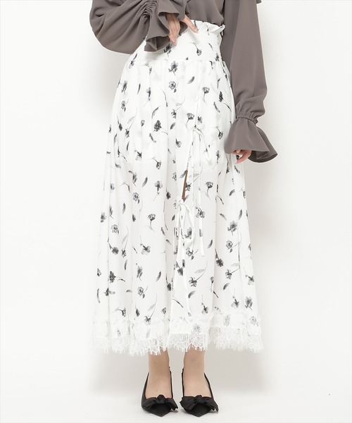 REDYAZEL（レディアゼル）の「フェザープリントスリットスカショートパン（スカート・レディース・ブルー/オフホワイト/ブラック・FREE）」の9枚目の写真