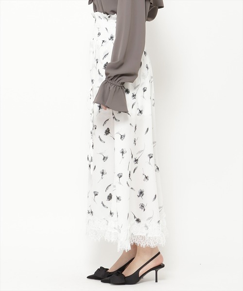 REDYAZEL（レディアゼル）の「フェザープリントスリットスカショートパン（スカート・レディース・ブルー/オフホワイト/ブラック・FREE）」の10枚目の写真