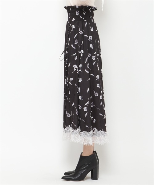 REDYAZEL（レディアゼル）の「フェザープリントスリットスカショートパン（スカート・レディース・ブルー/オフホワイト/ブラック・FREE）」の15枚目の写真