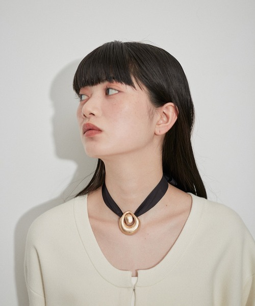 ADAM ET ROPE'（アダムエロペ）の「Petal ball ribbon choker（チョーカー・レディース・ゴールド系その他2・FREE）」の6枚目の写真