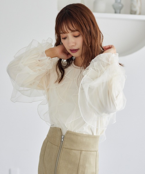 mysty woman（ミスティウーマン）の「チュールフリルブラウス　149256（シャツ/ブラウス・レディース・ベージュ/ブラック/オフホワイト・FREE）」の5枚目の写真