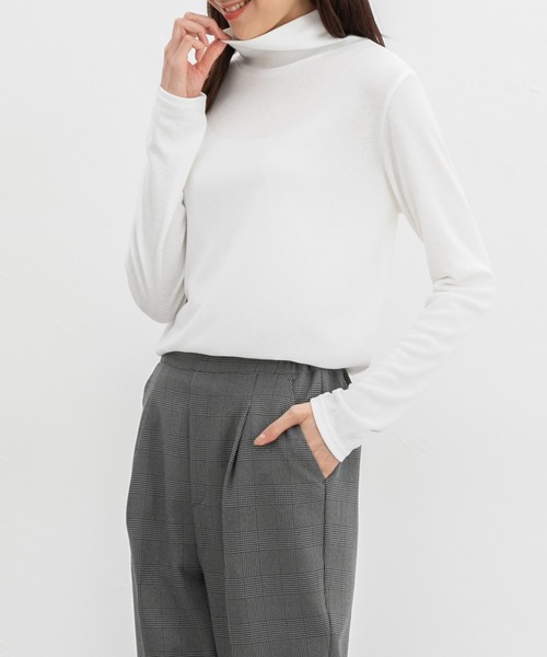 Honeys（ハニーズ）の「ハイネックＴシャツ（Tシャツ/カットソー・レディース・パープル/ブラック/ブラウン/ベージュ/アイボリー/ボルドー・LL/S/M/L）」の2枚目の写真