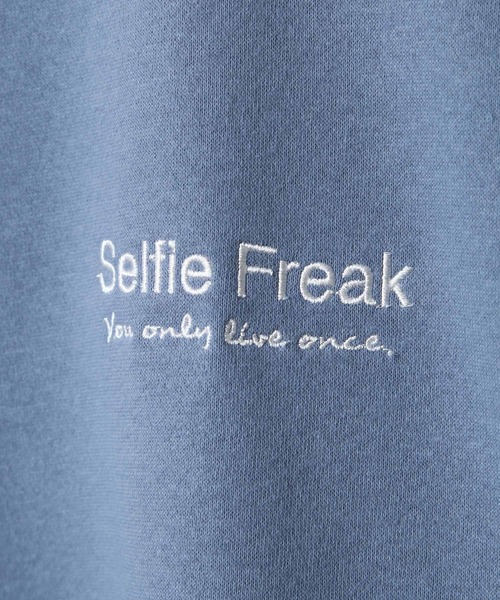 ZIP FIVE(ジップファイブ)の「【Selfie freak】 イラスト バックプリント セルフィーヘッドフォンガール スウェット トレーナー / 長袖(スウェット・メンズ・ブルーグレー/ブラック/ライトベージュ/オートミール・X-LARGE/MEDIUM/LARGE)」の22枚目の写真