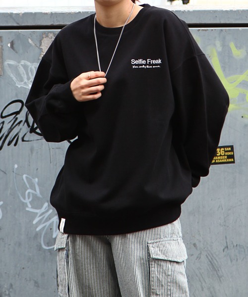 セール】【Selfie freak】 イラスト バックプリント セルフィー