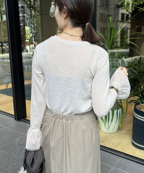 DouDou(ドゥドゥ)の「【WEB限定】チュール切替ラメプルオーバー(Tシャツ/カットソー・レディース・グレイッシュベージュ/グレー・FREE)」の21枚目の写真