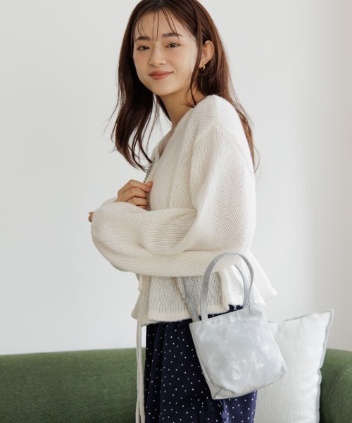 flower（フラワー）の「エアリーペプラムカーディガン（ニット/セーター・レディース・ホワイト/グレー・FREE）」の16枚目の写真